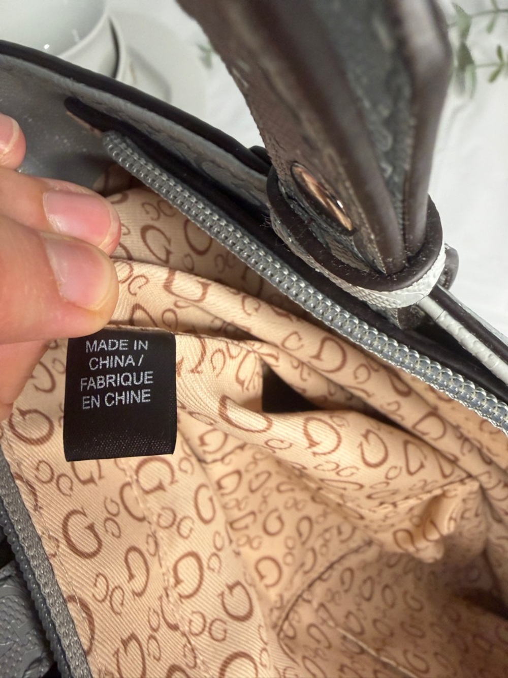 Guess Brantley Tote/Shoulder Bag - Gloss Grey Good Condition - Picture 7 of 12
